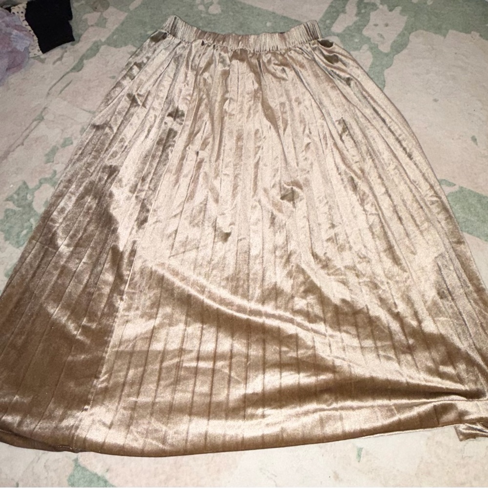 Elegant Gold Women's Skirt